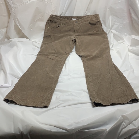 WOMEN’S Liz Claiborne Tan Stretch Corduroy Pants Size 16 - Picture 1 of 8